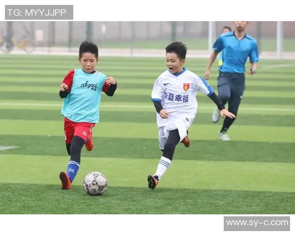 足球服被绑架的背后真相揭示了运动品牌的隐秘竞争与市场策略